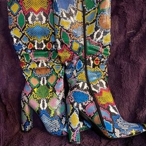 Euyzou Snake skin look Boots size 38